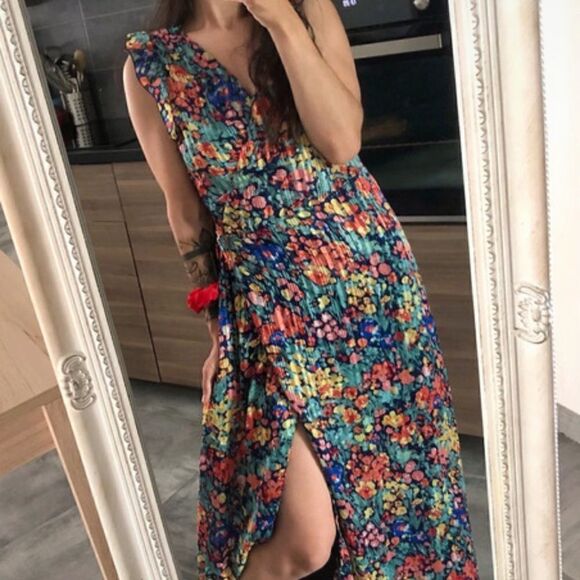 NWT Lily Rose beautiful wrap floral dress M - Picture 1 of 11